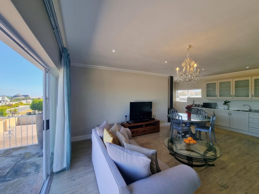 5 Bedroom Property for Sale in Sandbaai Western Cape